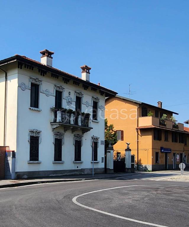 casa indipendente in vendita a Peschiera Borromeo in zona Bettola