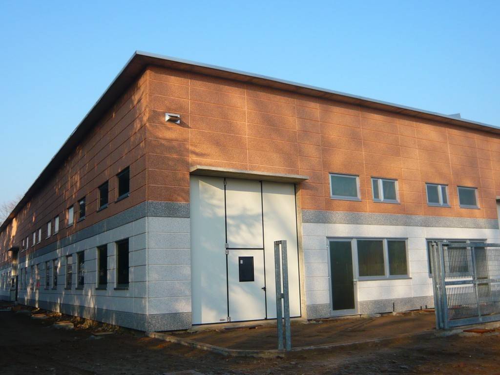 locale commerciale in vendita a Peschiera Borromeo in zona Bettola