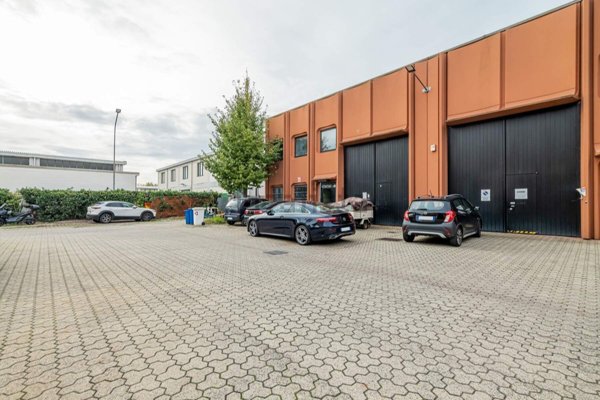 ufficio in vendita a Peschiera Borromeo
