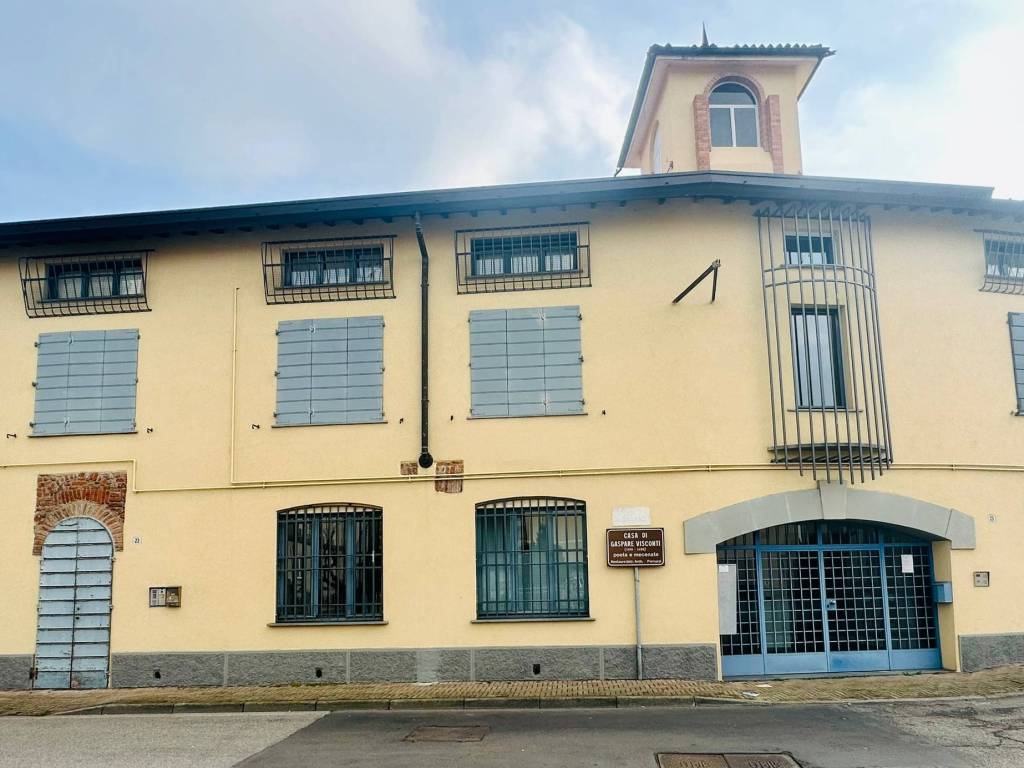 quadrivano in vendita a Peschiera Borromeo in zona Linate