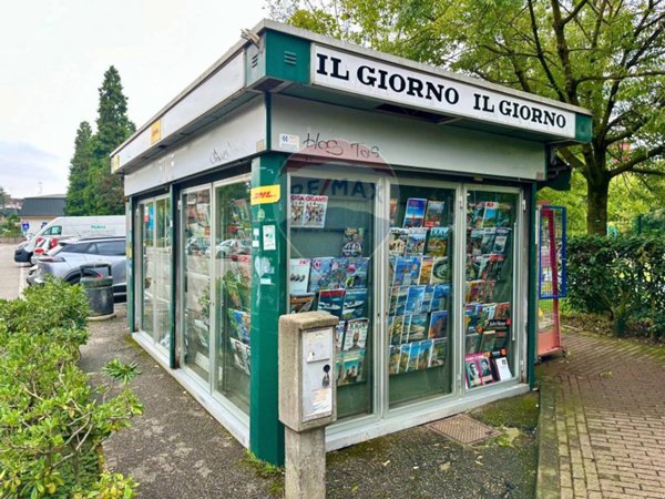 negozio in vendita a Peschiera Borromeo