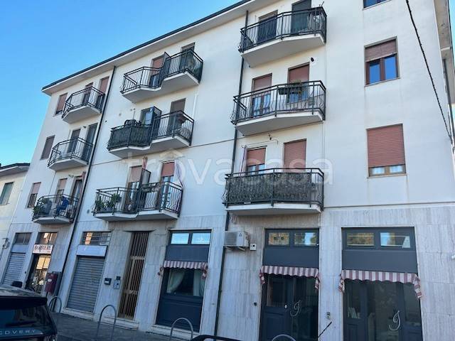 locale di sgombero in vendita a Peschiera Borromeo in zona Mezzate