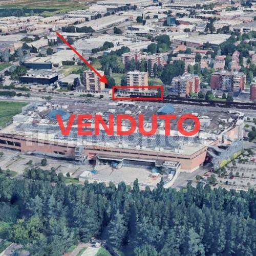 locale commerciale in vendita a Peschiera Borromeo
