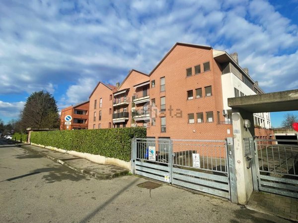appartamento in vendita a Peschiera Borromeo in zona Mezzate