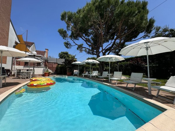 casa indipendente in vendita a Peschiera Borromeo