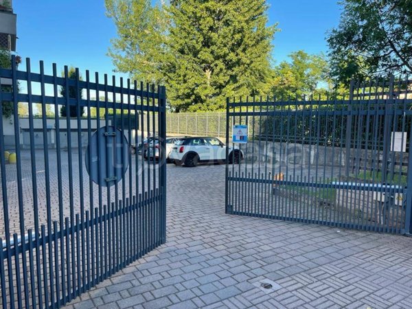 ufficio in vendita a Peschiera Borromeo in zona San Bovio