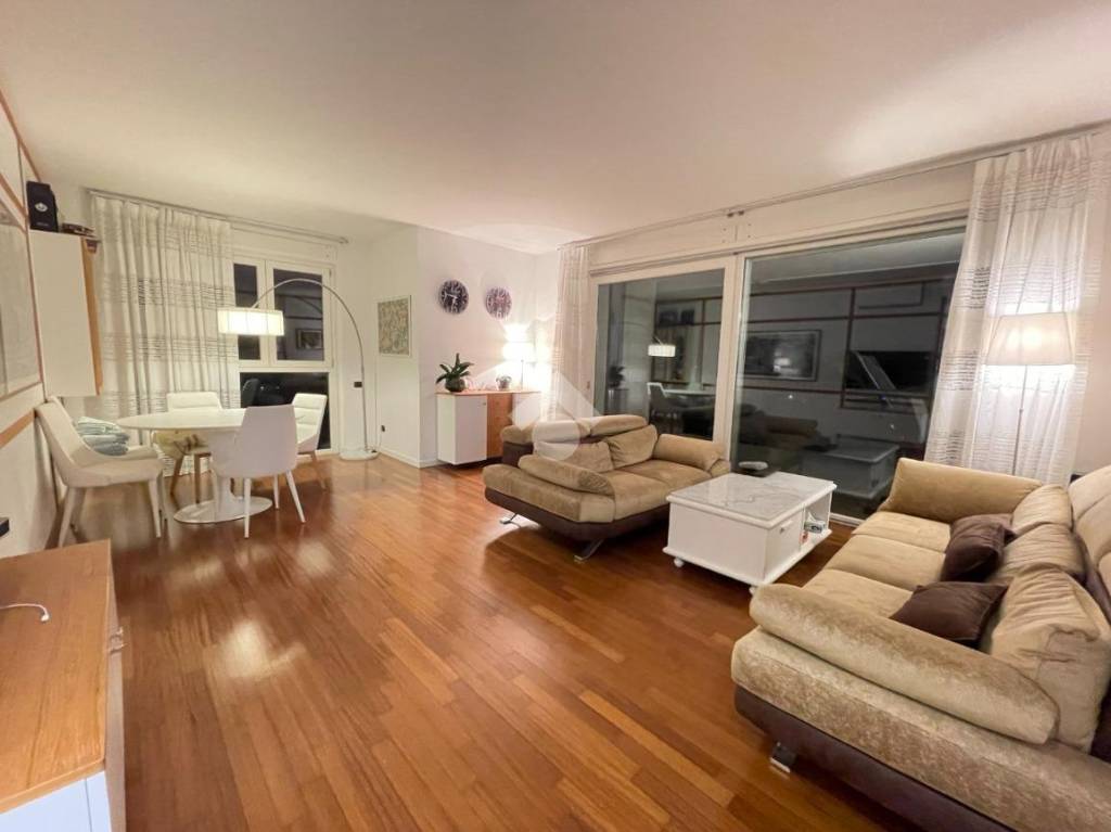 appartamento in vendita a Peschiera Borromeo in zona Bellaria