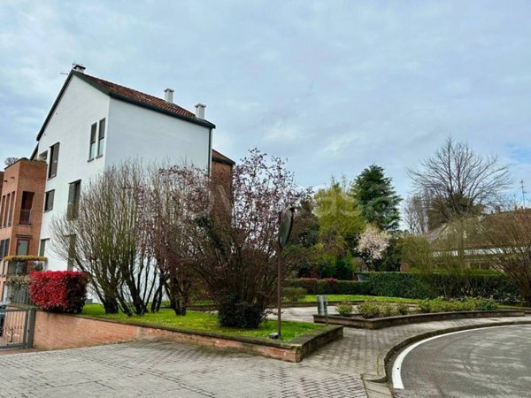 appartamento in vendita a Peschiera Borromeo in zona Bellaria