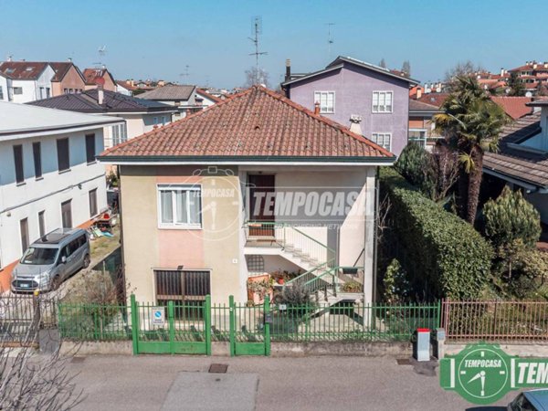casa indipendente in vendita a Peschiera Borromeo in zona Bellaria