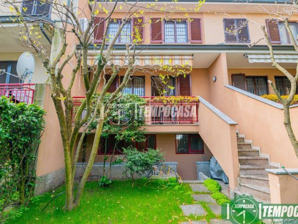 casa indipendente in vendita a Peschiera Borromeo in zona Bettola