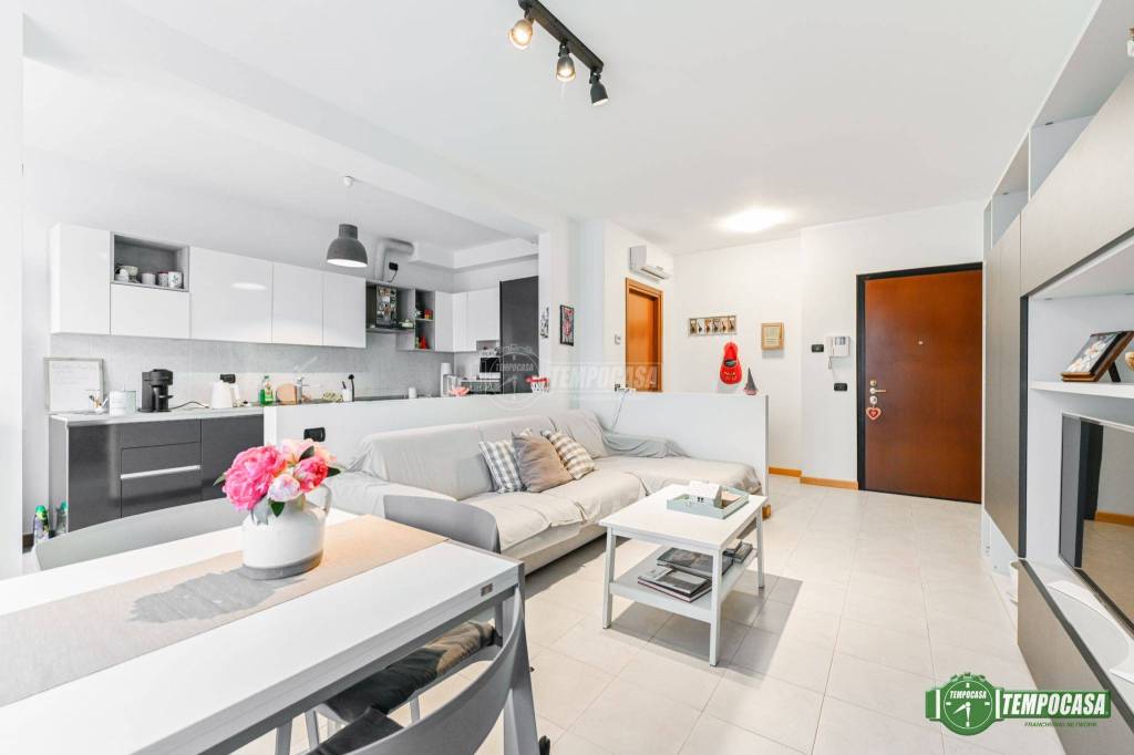 appartamento in vendita a Peschiera Borromeo in zona San Bovio