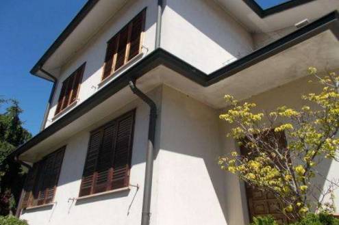 casa indipendente in vendita a Peschiera Borromeo