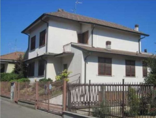 casa indipendente in vendita a Peschiera Borromeo