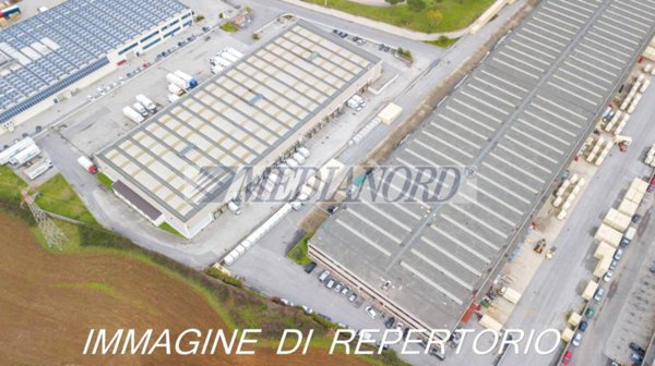 locale commerciale in vendita a Peschiera Borromeo