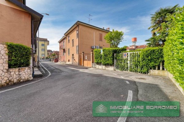 casa indipendente in vendita a Peschiera Borromeo in zona Bettola