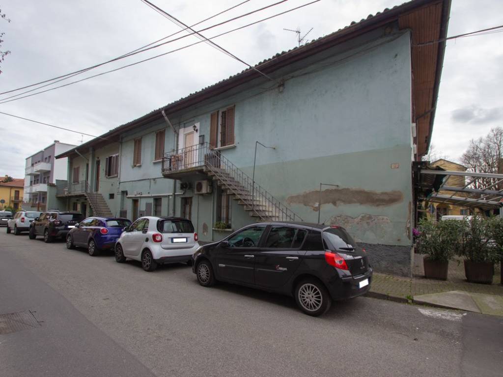casa indipendente in vendita a Peschiera Borromeo in zona Bettola