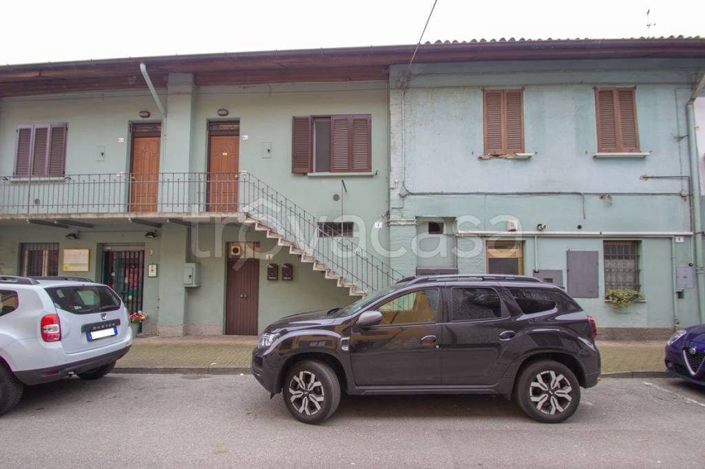 casa indipendente in vendita a Peschiera Borromeo in zona Linate