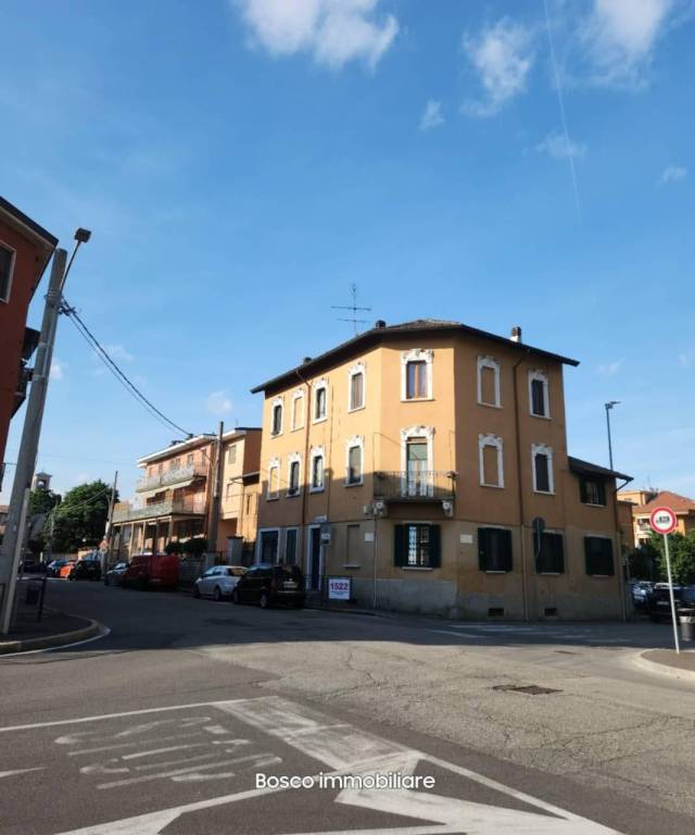 appartamento in vendita a Peschiera Borromeo in zona Mezzate