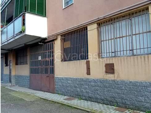 negozio in vendita a Peschiera Borromeo