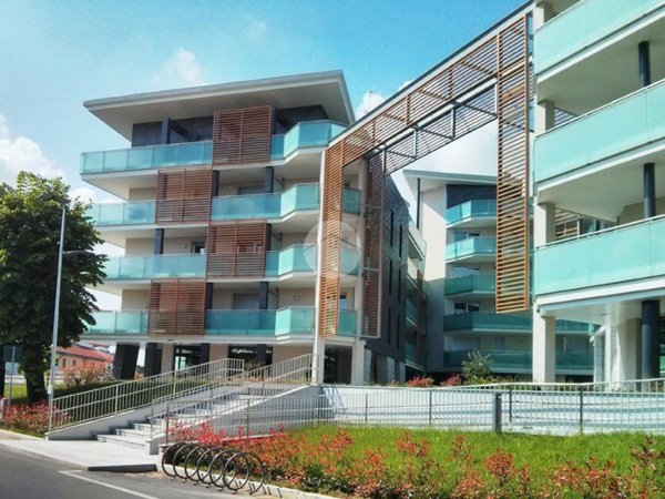 appartamento in vendita a Peschiera Borromeo in zona Bettola