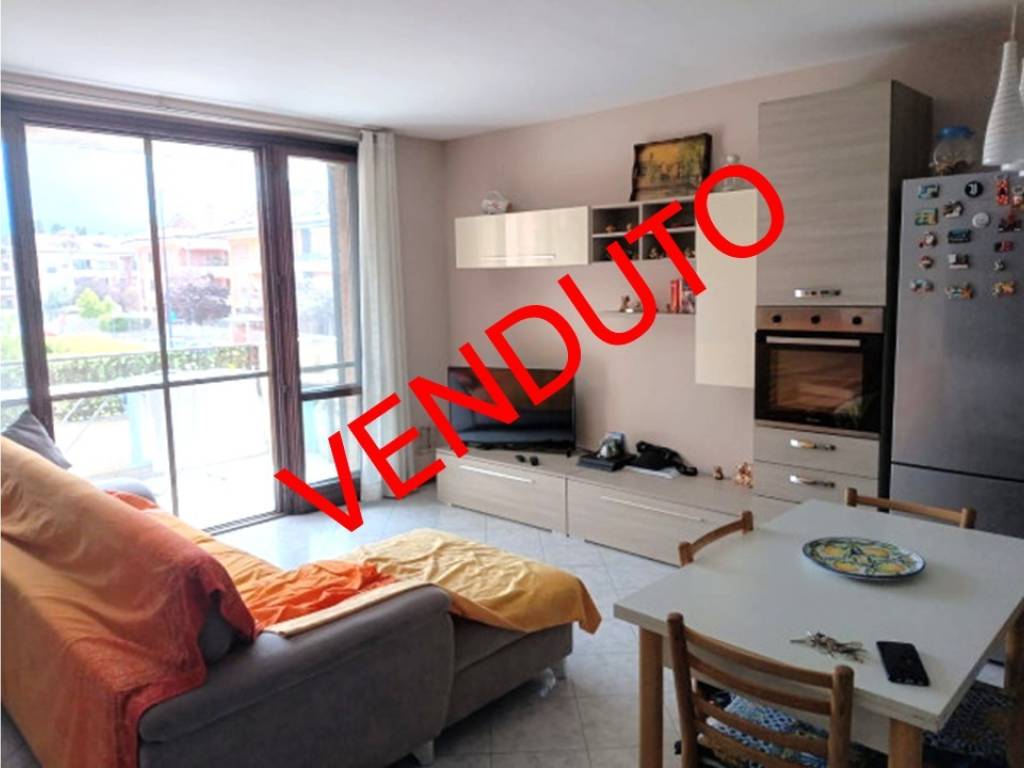 appartamento in vendita a Peschiera Borromeo in zona Mezzate