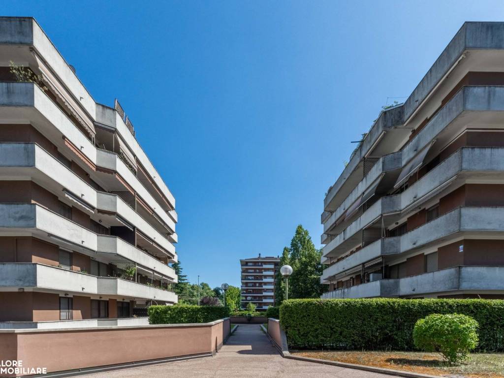 appartamento in vendita a Peschiera Borromeo in zona Bettola