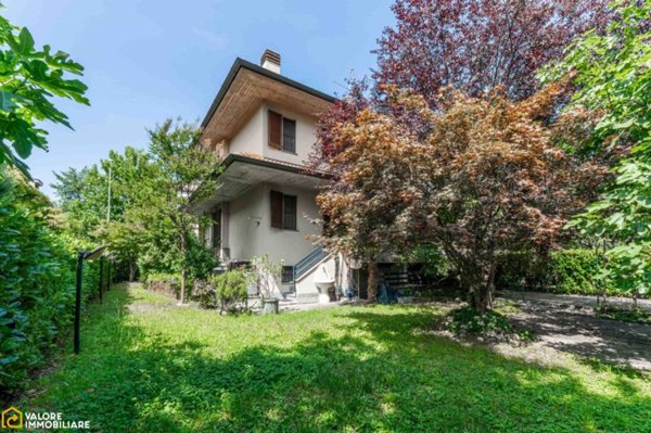 casa indipendente in vendita a Peschiera Borromeo