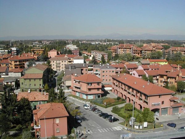 intera palazzina in vendita a Peschiera Borromeo in zona Bettola