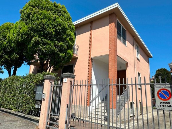 appartamento in vendita a Peschiera Borromeo in zona Bettola