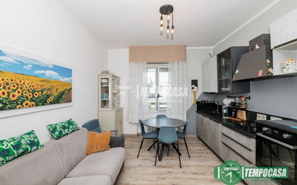 appartamento in vendita a Peschiera Borromeo in zona Canzo