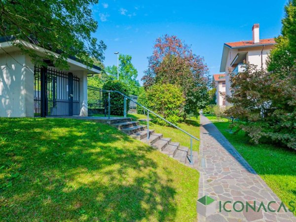 appartamento in vendita a Peschiera Borromeo in zona San Bovio