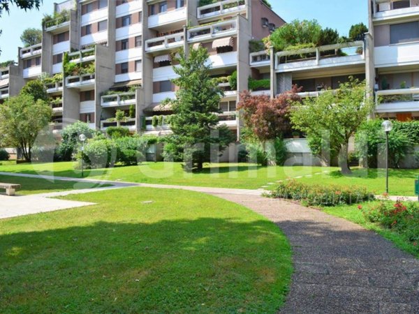 appartamento in vendita a Peschiera Borromeo in zona Linate