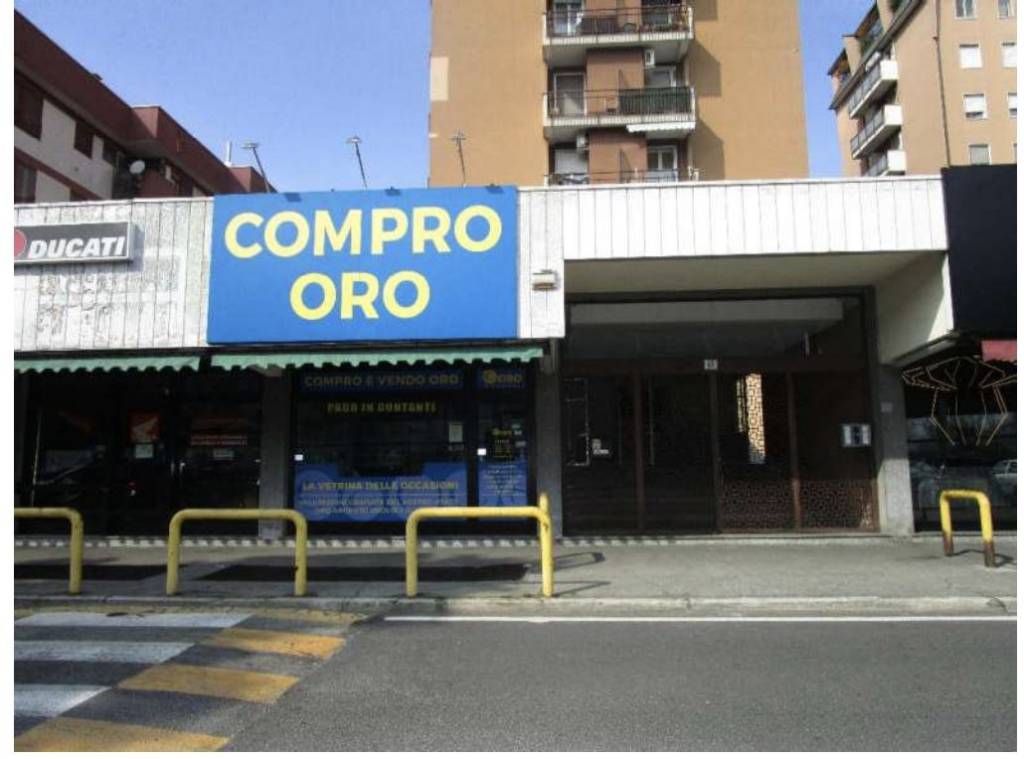 negozio in vendita a Peschiera Borromeo