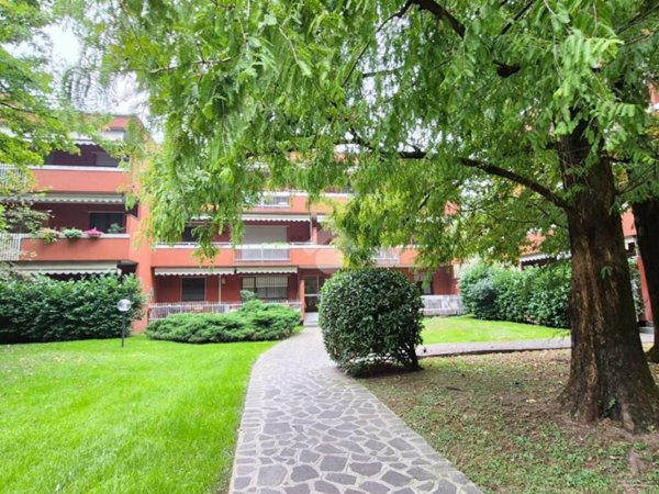 appartamento in vendita a Peschiera Borromeo in zona San Bovio