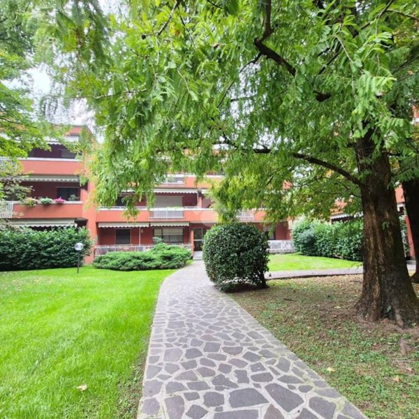 appartamento in vendita a Peschiera Borromeo in zona San Bovio