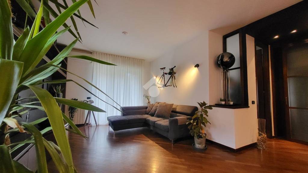 appartamento in vendita a Peschiera Borromeo in zona Linate