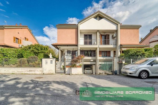 casa indipendente in vendita a Peschiera Borromeo