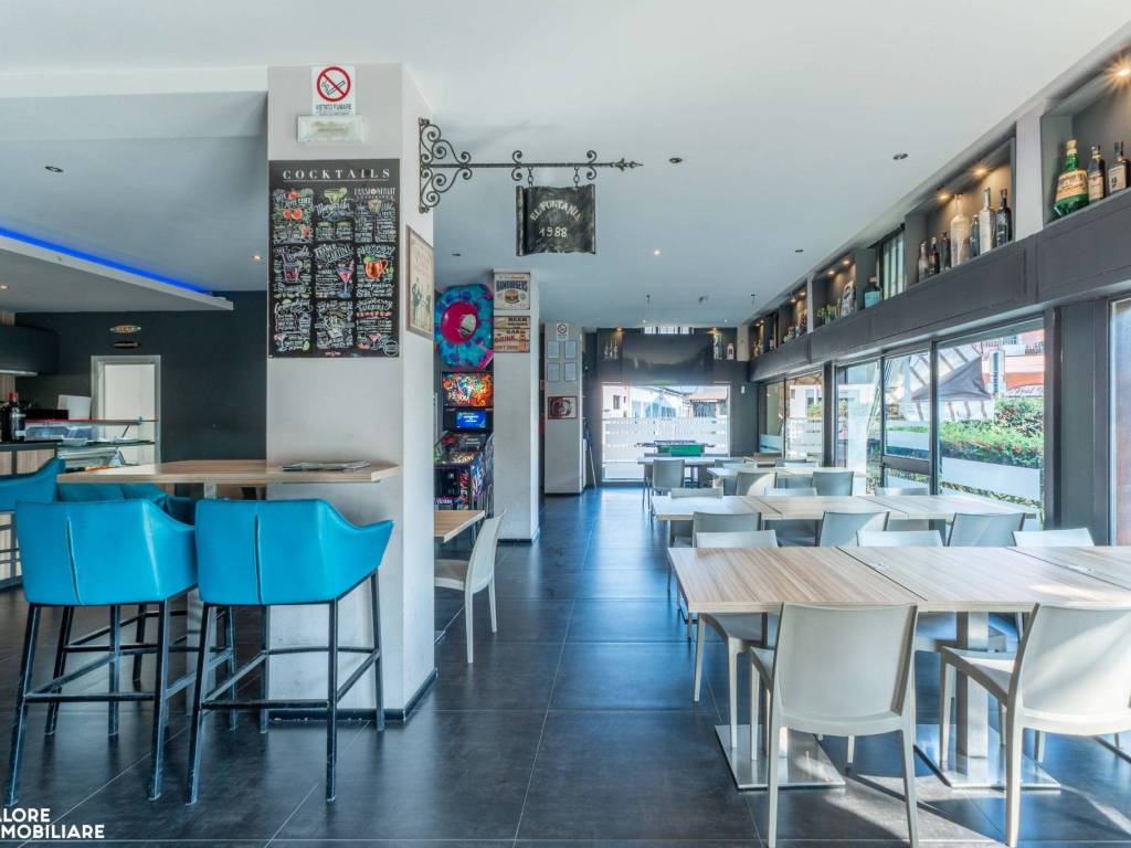 negozio in vendita a Peschiera Borromeo in zona Bettola