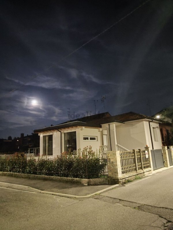 casa indipendente in vendita a Peschiera Borromeo