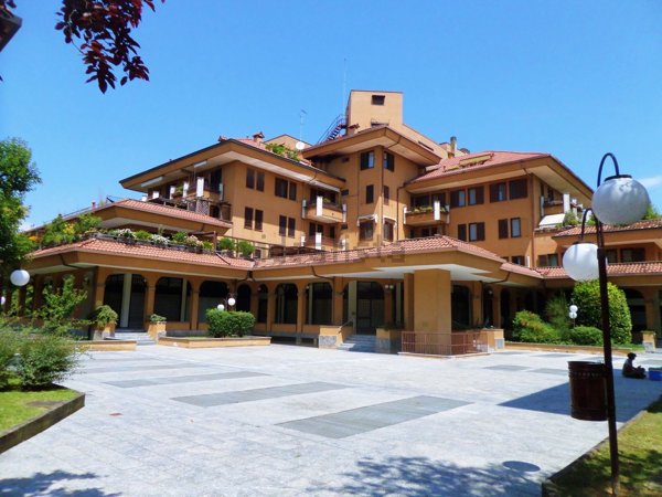 ufficio in vendita a Peschiera Borromeo