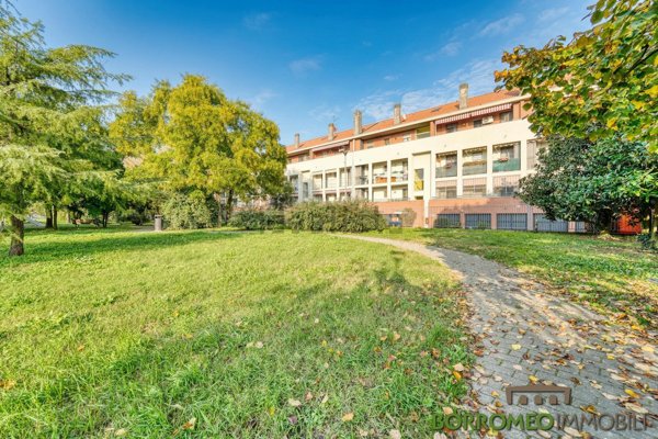 appartamento in vendita a Peschiera Borromeo in zona Mezzate