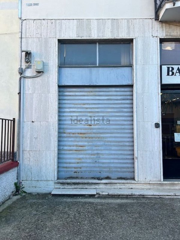 ufficio in vendita a Peschiera Borromeo in zona Mezzate