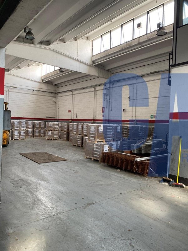 capannone in vendita a Peschiera Borromeo