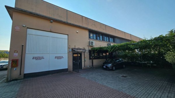 ufficio in vendita a Peschiera Borromeo in zona Canzo