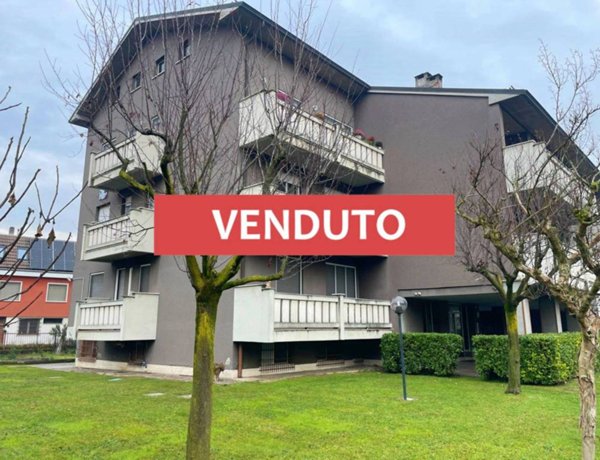 appartamento in vendita a Peschiera Borromeo in zona Linate