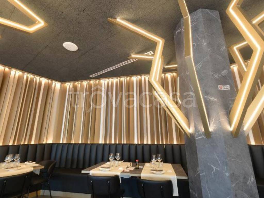 negozio in vendita a Peschiera Borromeo