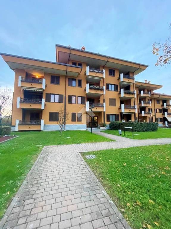 appartamento in vendita a Peschiera Borromeo in zona Linate