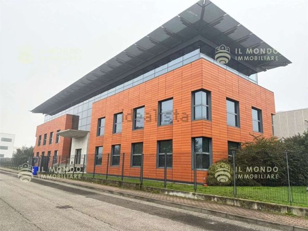 appartamento in vendita a Peschiera Borromeo in zona Linate