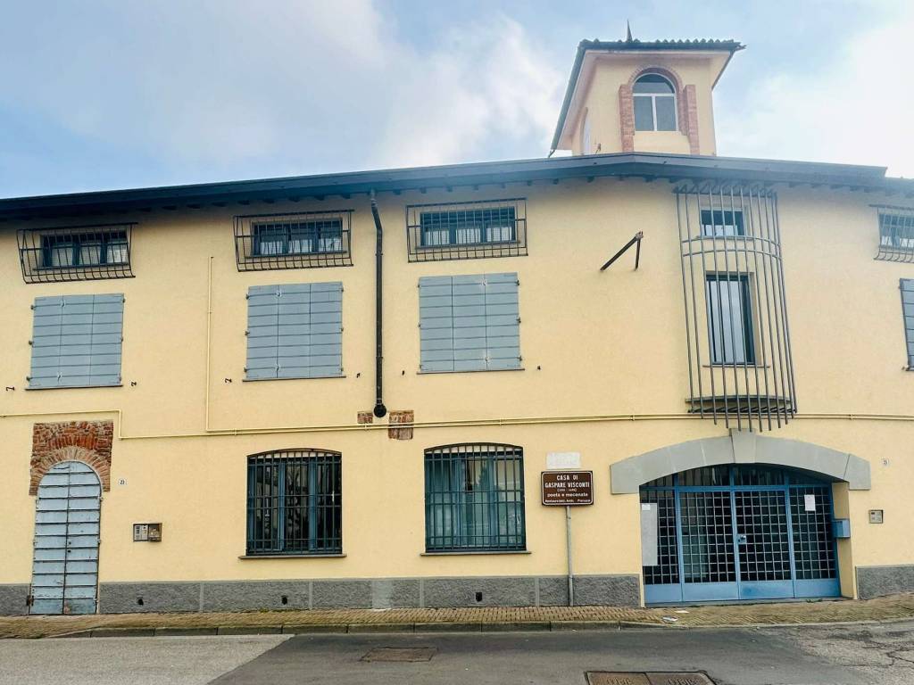 ufficio in vendita a Peschiera Borromeo in zona Bettola
