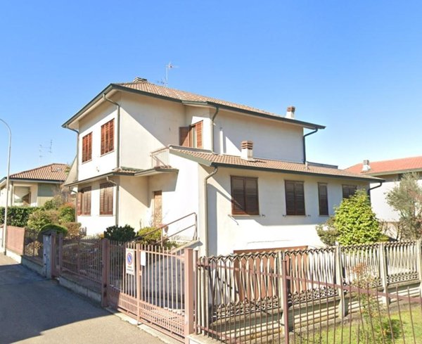 casa indipendente in vendita a Peschiera Borromeo in zona Bellaria
